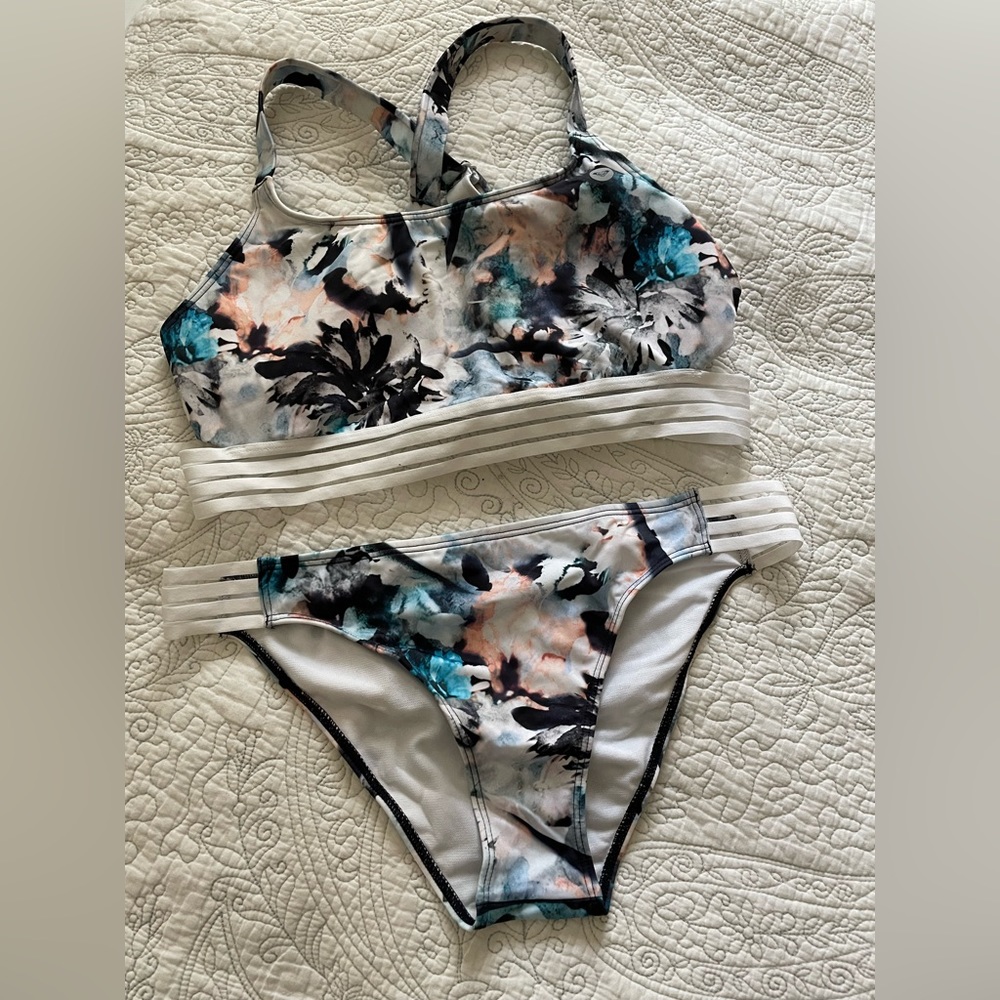 Roxy Sporty Cut Out Bikini L